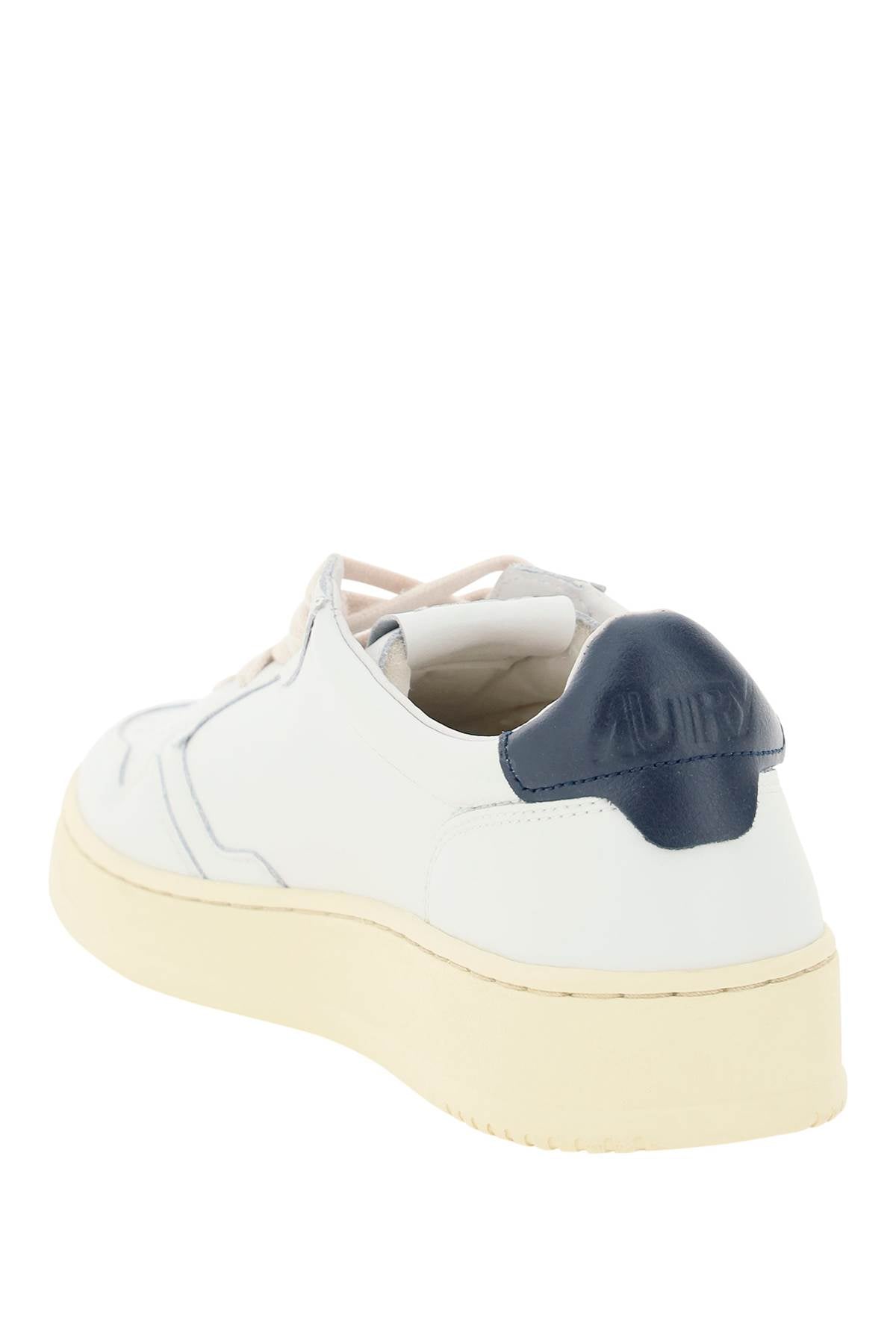 AUTRY leather medalist low sneakers