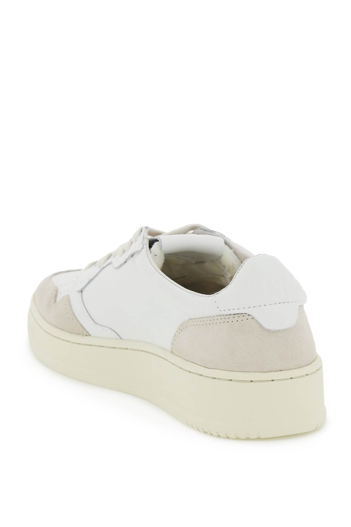 AUTRY leather medalist low sneakers